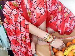 desi fruit selling lady fucked hardcore by customer