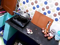 Sexy xxx cesser Big Boobs Bhabi Doing Work In Home Deborji Dont Control Himself To Seeing Her Big Boobs free stranded Bhabi