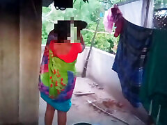 Tamil - Dress washing housewife aunty sex