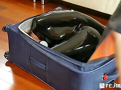 Fejira com &ndash; Latex slave girl in the box