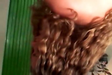 Fille Desi suce une bite en POV Fille Desi suce une bite en POV