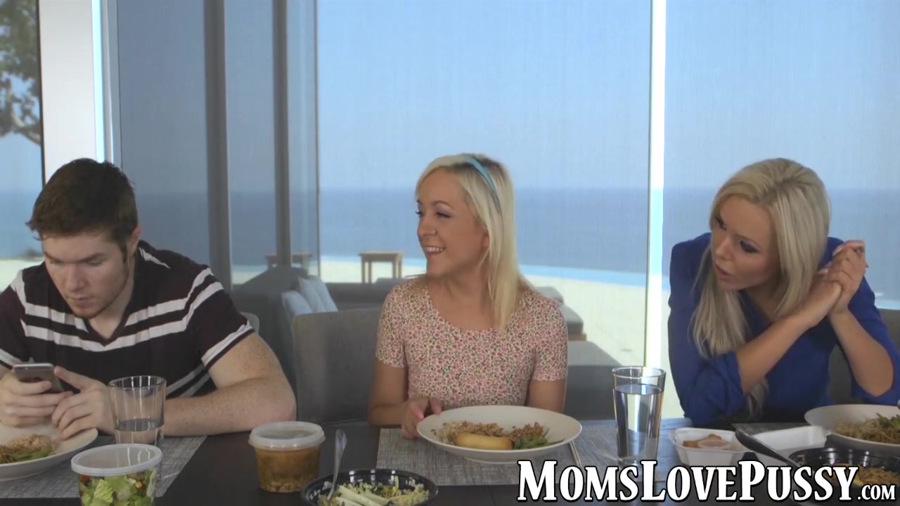 Mammy Bangs Teens