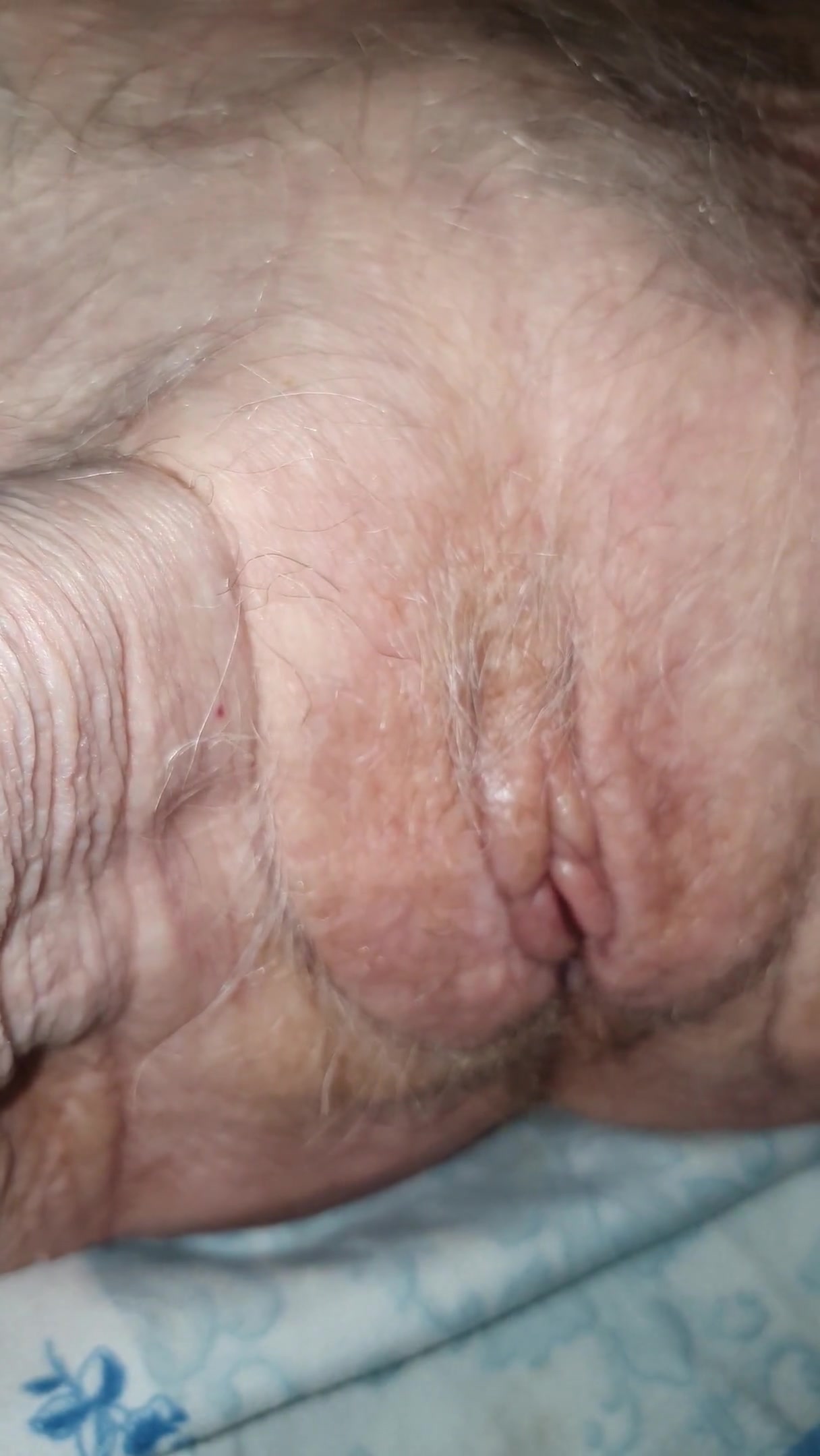 Very old granny pussy close up